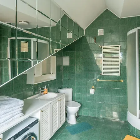 Dwupoziomowy Apartament Krakowskie Przedmiescie Apartment *