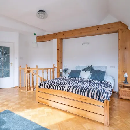 Dwupoziomowy Apartament Krakowskie Przedmiescie *