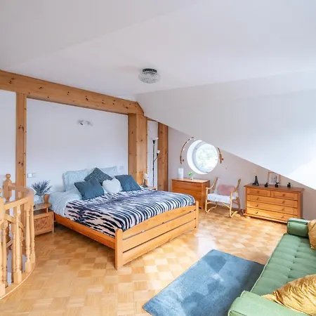 Dwupoziomowy Apartament Krakowskie Przedmiescie Apartment *
